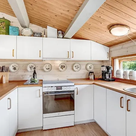 Stunning In With Kitchen Holiday home *